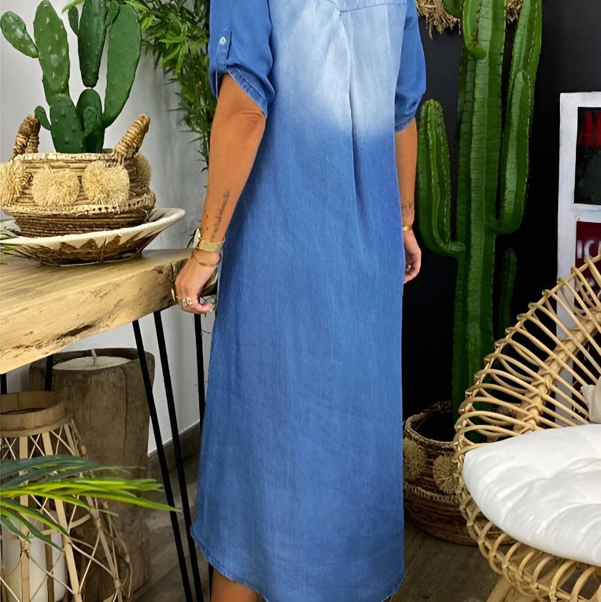 Elva™ | Denimklänning med V-ringning