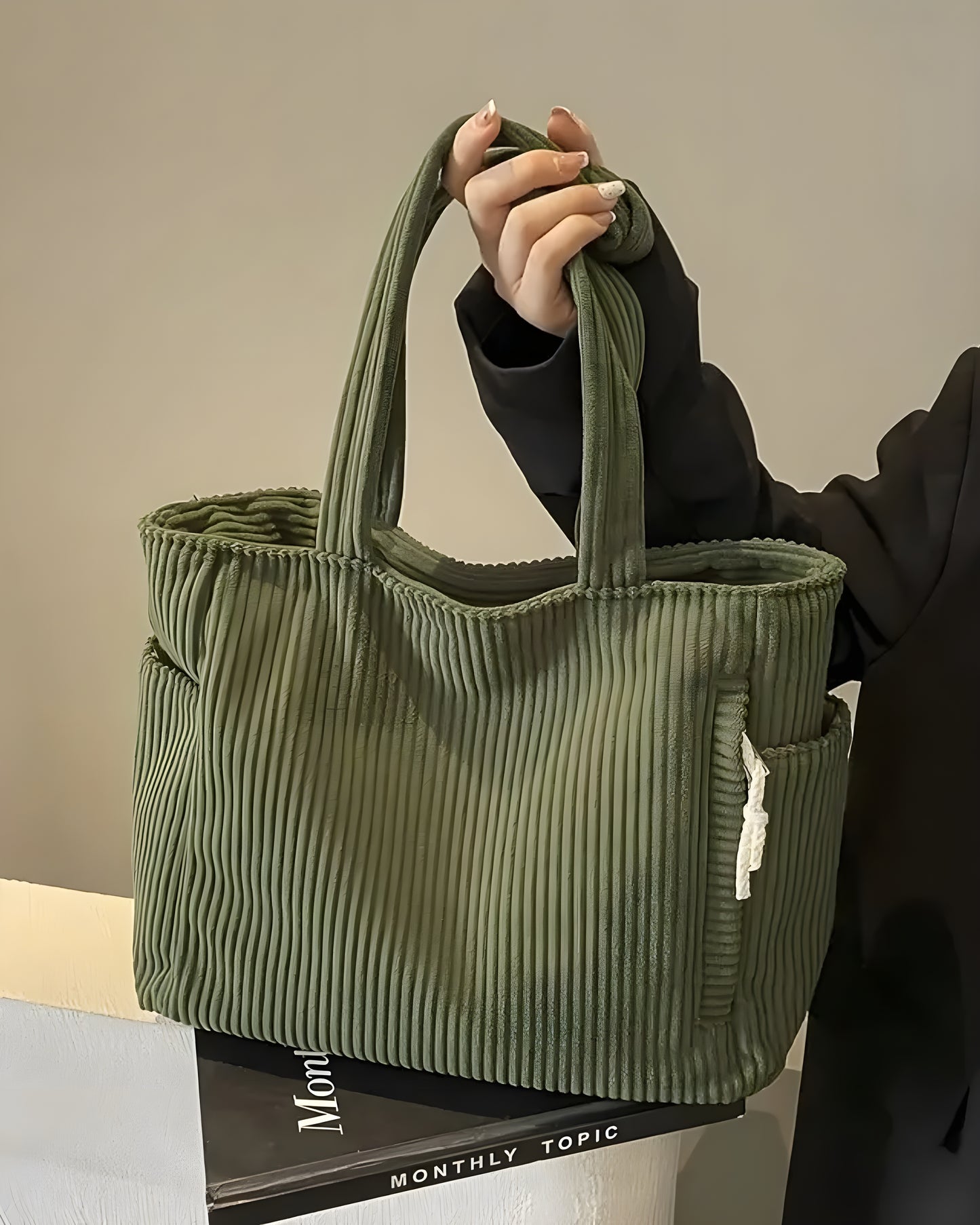 Birgitta™ | Ribbad tygväska med dragskodetalj
